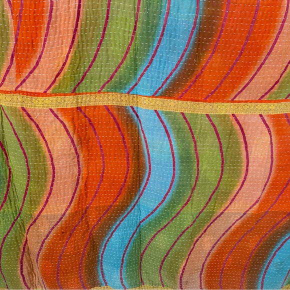 Colorful Wave Pattern Throw Blanket - Picture 1 of 4